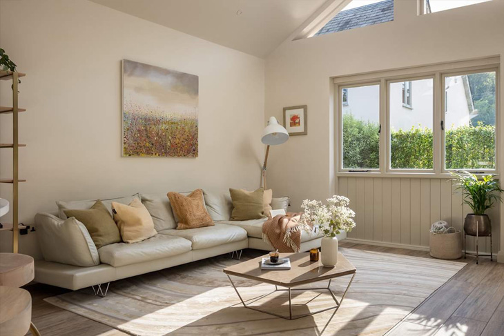 Anouk, holiday let in Ludlow. Living room with vaulted ceiling.